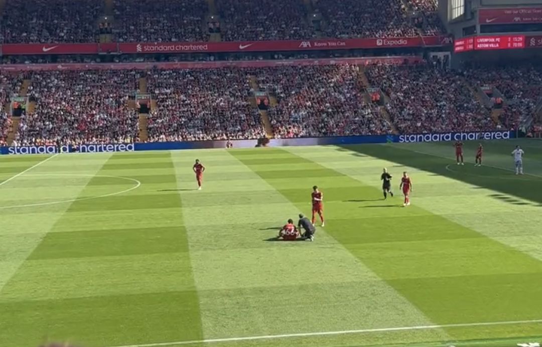 VIDEO: I tifosi del Liverpool adoreranno il gesto di Szoboszlai mentre Trent cade infortunato