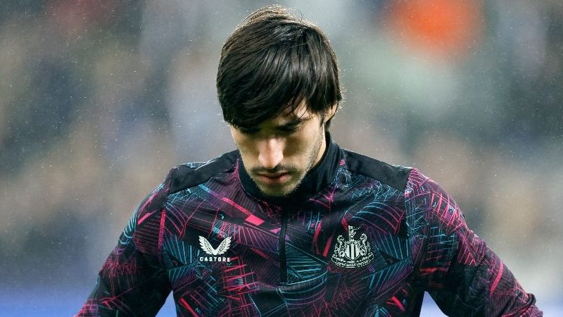 Sandro Tonali del Newcastle è stato squalificato per 10 mesi per violazioni delle scommesse in Italia