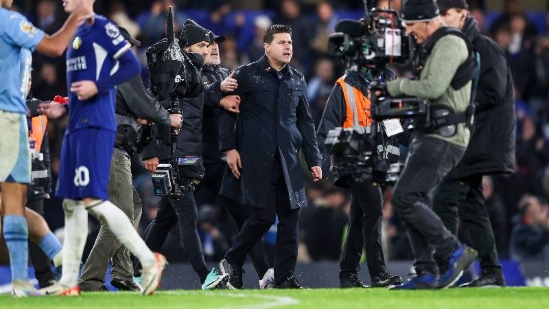 Il boss del Chelsea Mauricio Pochettino si scusa con l’arbitro e con Pep Guardiola per lo sfogo “WTF”.