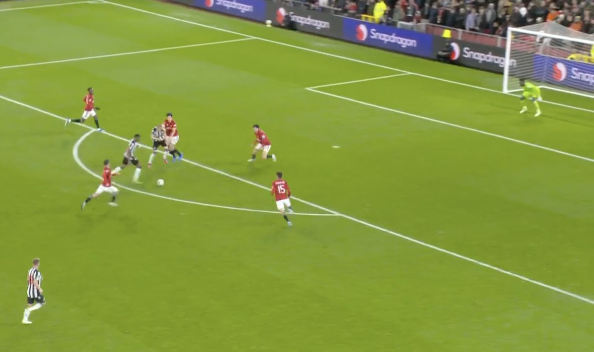 Man United – Newcastle 0 – 3: Joe Willock segna uno splendido gol in solitaria (video)