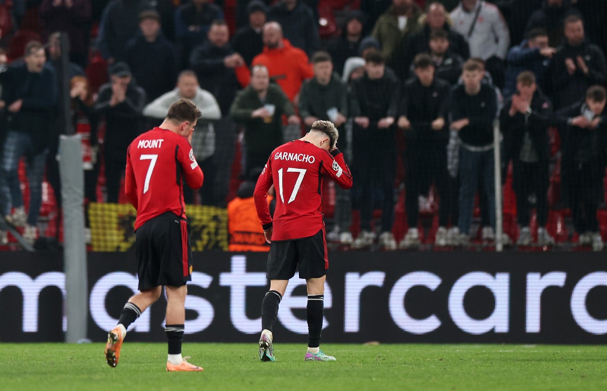 Novità Manchester United: Garnacho sbattuto da Vavro