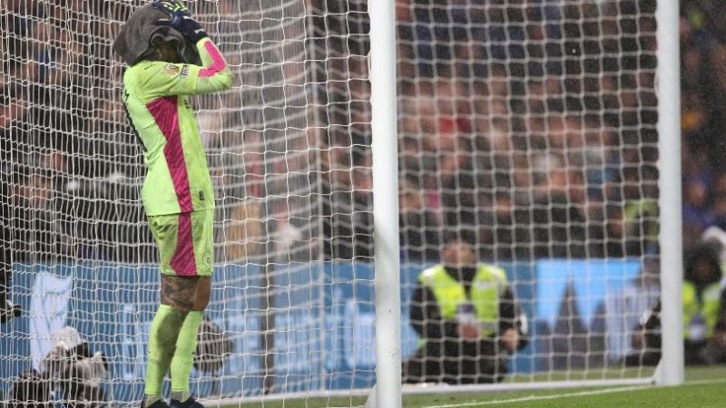 Quiz!  Puoi nominare i portieri che hanno mantenuto la porta inviolata più inviolata in Premier League?