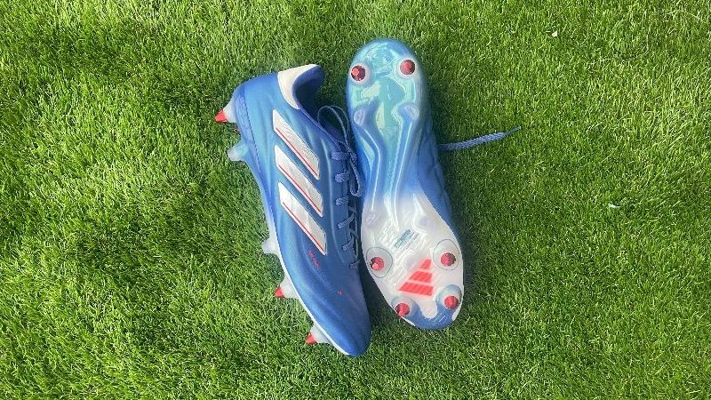 Recensione Adidas Copa Pure 2.1: riportare le scarpe da calcio al futuro