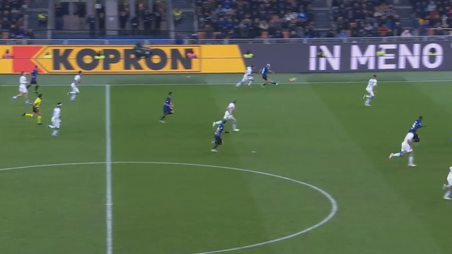 Serie A: il gran gol di Dimarco da 56 metri per l’Inter che ricorda il ‘Chino’ Recoba del 1998