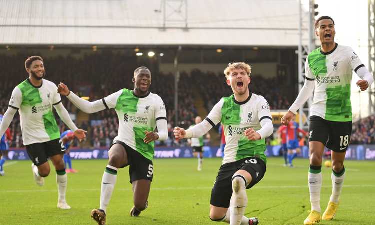 CM.com – Premier League: il Liverpool vola in vetta, disastro Manchester United. LIVE alle 18.30 Aston Villa-Arsenal | Estero