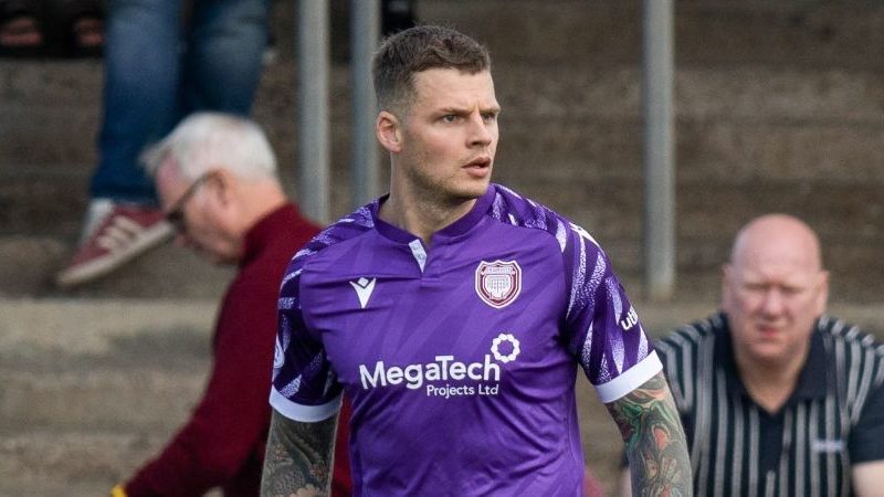 GUARDA: Il subportiere di Arbroath segna uno straordinario urlatore da 35 yard contro Raith Rovers