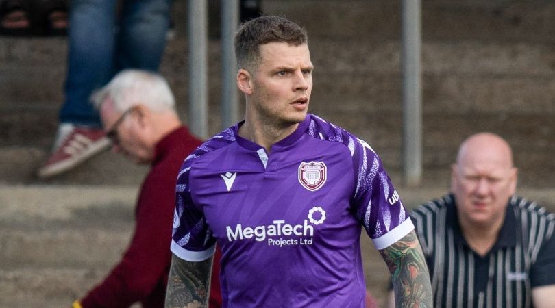 GUARDA: Il subportiere di Arbroath segna uno straordinario urlatore da 35 yard contro Raith Rovers