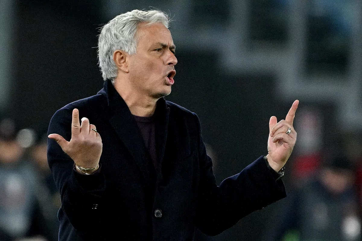 Serie A: Mourinho e la Roma accettano una multa di 20mila euro per le sue dichiarazioni contro gli arbitri