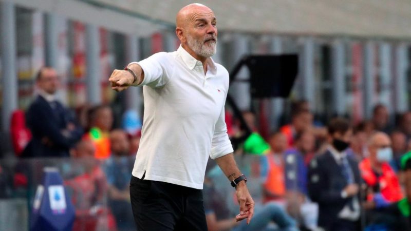 Stefano Pioli resta al Milan nonostante l'”ombra” di Conte