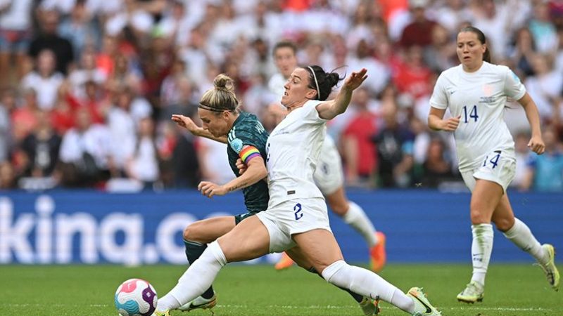 “In realtà è il nome da nubile di mia mamma: ho dovuto esserne all’altezza!”  Leonessa Lucy Bronze nel suo insolito secondo nome