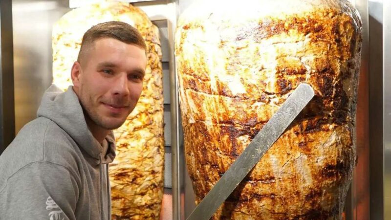 CM.com – Che fine ha fatto? Podolski, dal flop all’Inter e la Germania campione del mondo a re del kebab|Estero
