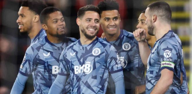 Il difensore del Villa, che era in squadra per affrontare lo Sheffield, ora potrebbe partire