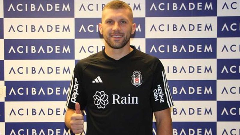 Lazio, offerto un ex Milan: no secco di Lotito|Mercato