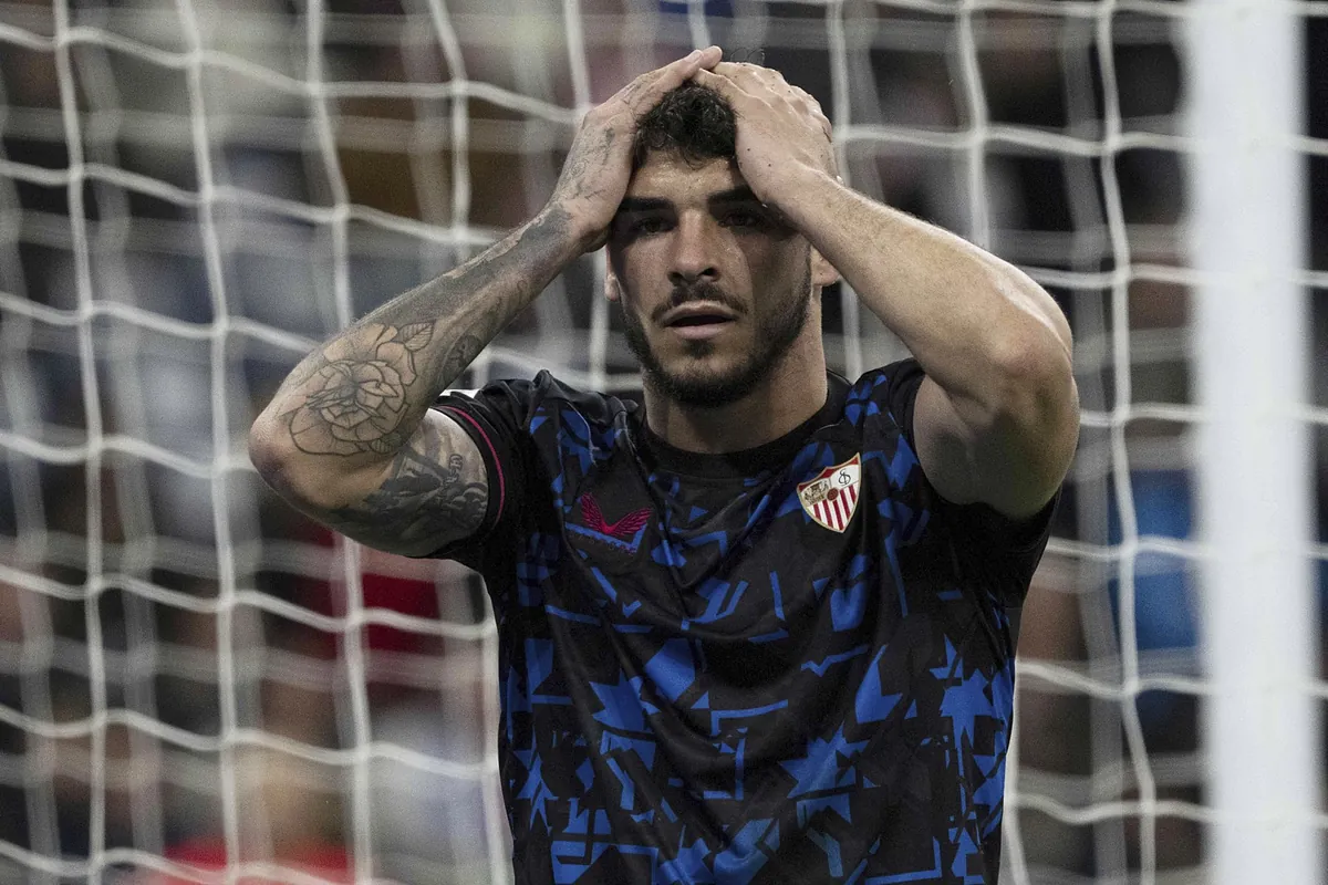 Siviglia FC: Isaac Romero parla del suo rinnovo: “Non ci saranno problemi per me”