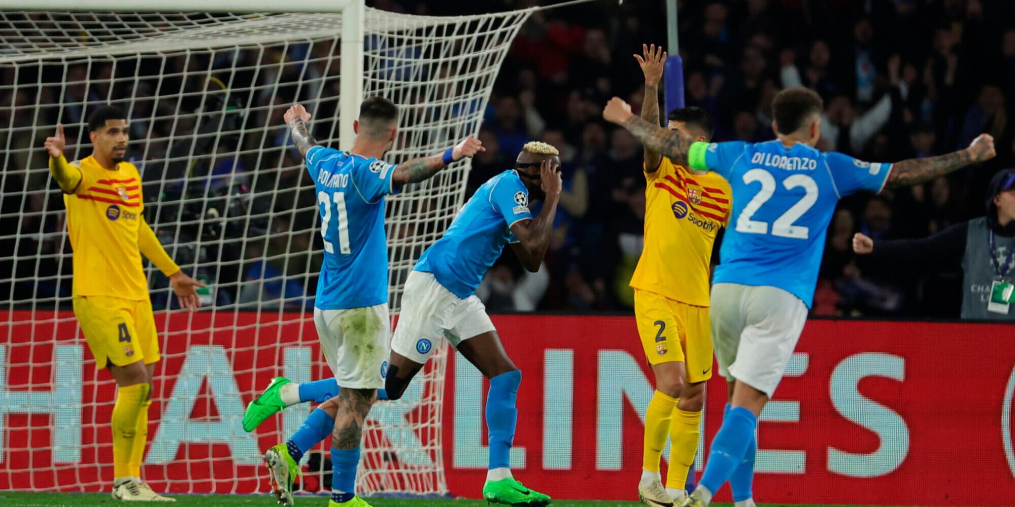 Tuttosport – Osimhen salva il Napoli, pari col Barça. Juve e Mondiale per Club: cosa cambia