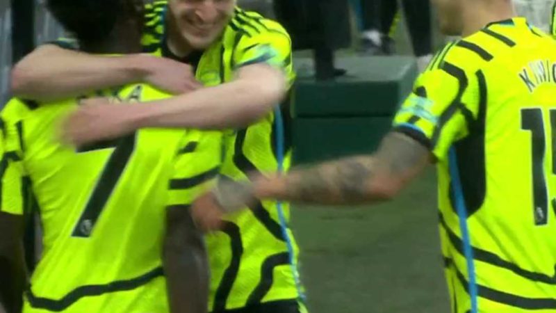 Video: Bukayo Saka ottiene la sua seconda serata con un tiro inarrestabile |  Burnley-Arsenal 0-3