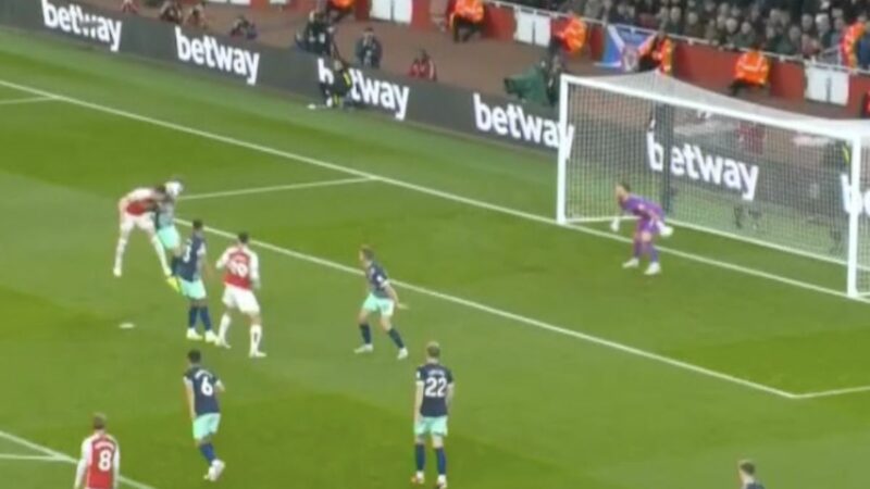 Declan Rice segna il sesto gol stagionale in campionato e porta i Gunners in testa