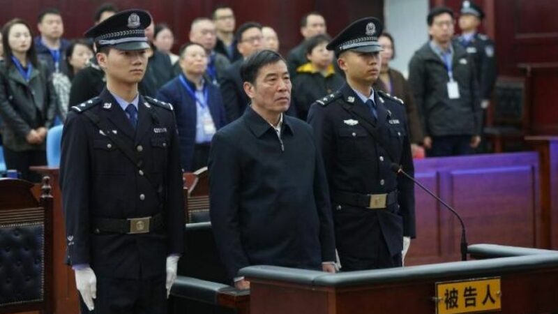 Ex presidente della Federcalcio condannato all’ergastolo per corruzione