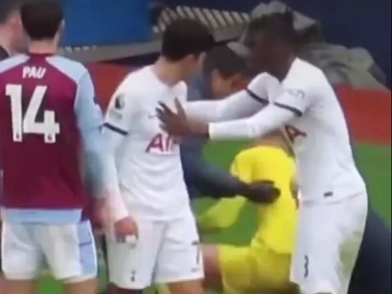 La stella del Tottenham Son Heung-min si scusa con la Premier League dopo la sconfitta contro il Fulham