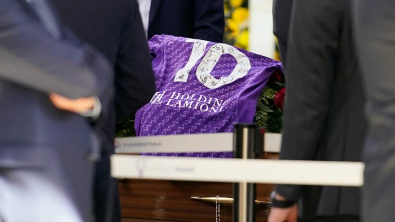 TS – Barone, il Viola Park strapieno per l’ultimo saluto. Juve, Ferrero e Giuntoli