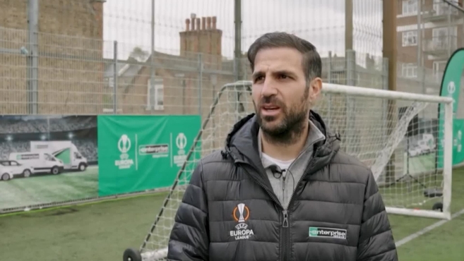 Cesc Fbregas elogia Xabi Alonso: “Era un grande giocatore, molto intelligente, molto umile e molto laborioso”