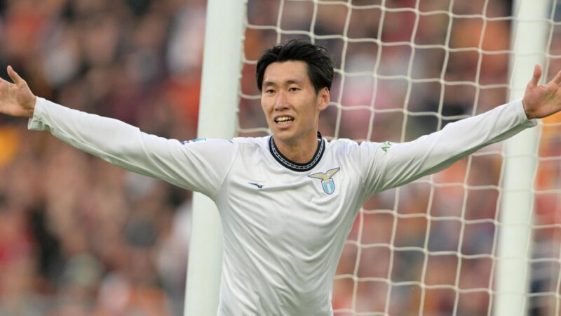 Corriere dello Sport – Lazio, dalla Bundesliga un indizio sul futuro di Kamada