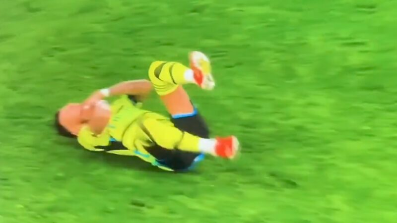 Il momento imbarazzante di Ben White contro il Brighton durante la vittoria dell’Arsenal