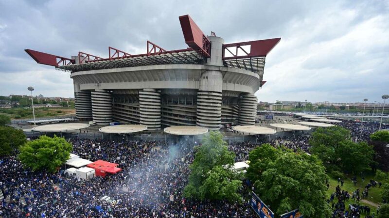 Inter, la festa Scudetto LIVE: partiti i due pullman verso il Duomo FOTO e VIDEO|Primapagina