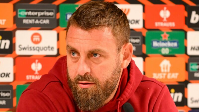 TS – De Rossi, la stilettata alla Lazio parlando di Pioli: “Ha allenato le piccole”