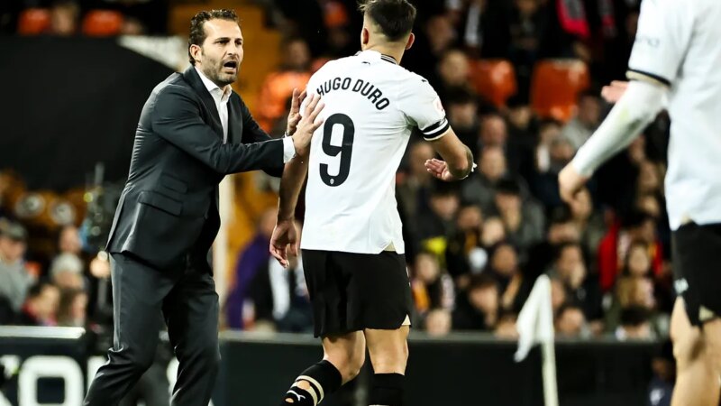 Valencia CF: Ancora problemi per Baraja: Hugo Duro esita a recarsi a San Sebastin