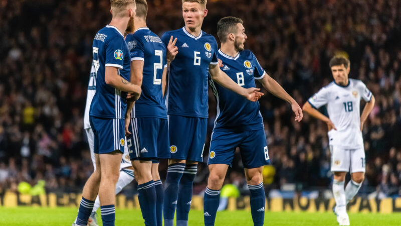 Formazioni confermate con McKenna al posto di Tierney