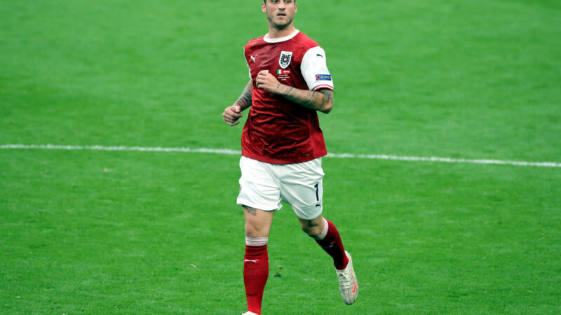 Il brillante Arnautovic mette in secondo piano il ritorno di Lewandowski