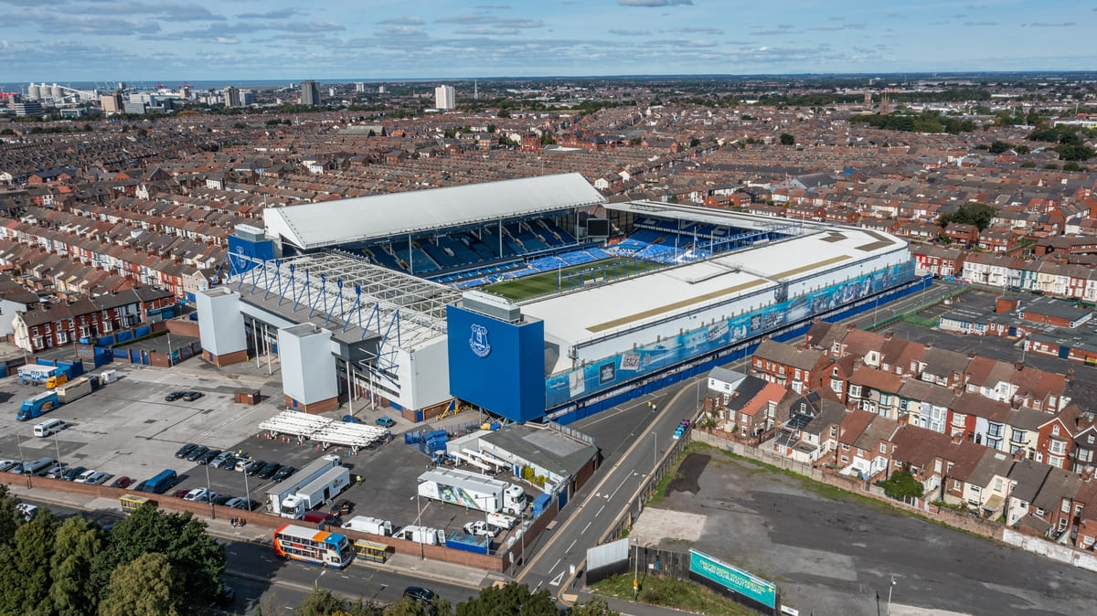 L’Everton strappa Iroegbunam dall’Aston Villa