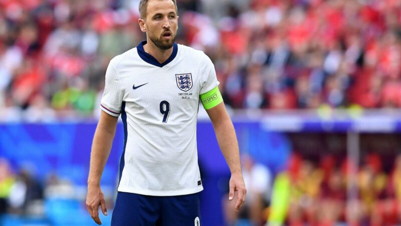 “Guardi Harry Kane e dici che c’è qualcosa che non va, non è in forma, non è in area e a un certo punto l’Inghilterra dovrà prendere una decisione” Ian Wright sulla grande decisione di Gareth Southgate