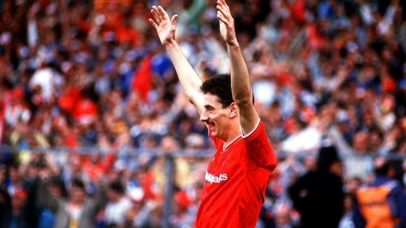 “Ian Rush è responsabile di una cicatrice che ho dal 1986. Un chiodo conficcato nella mia testa” – Il conduttore televisivo rivela tutto a FFT