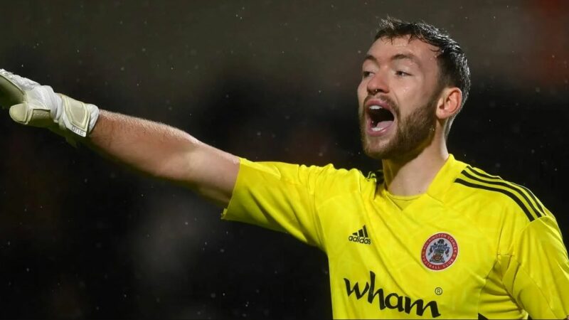 Il sogno di un 23enne di trasferirsi al Manchester United fallisce dopo aver fallito due volte le visite mediche