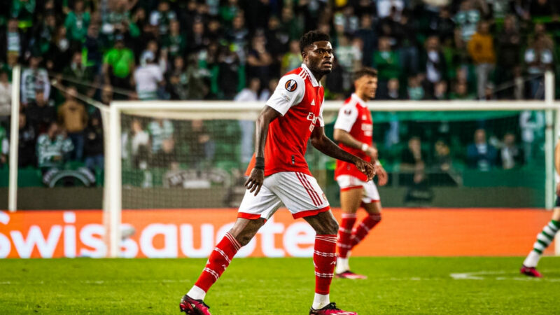 L’Arsenal lancia la maglia da trasferta nera, rossa e verde di ispirazione africana