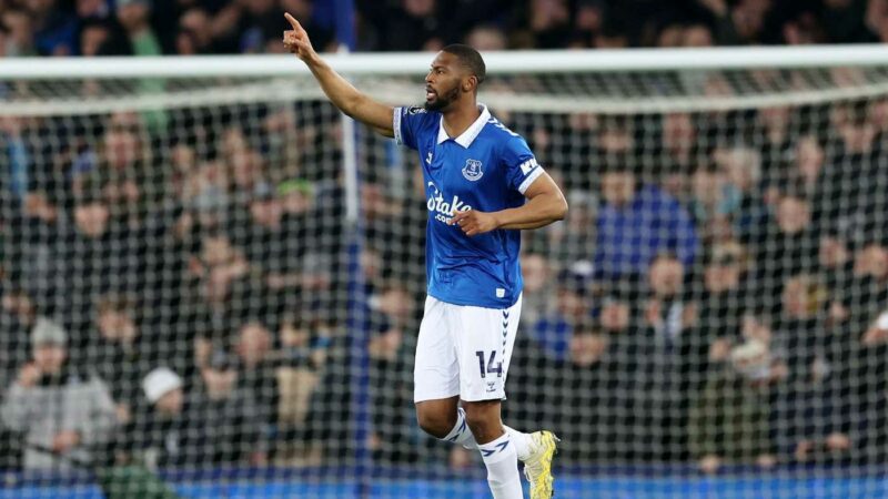 Beto in pole nelle quote, suggestioni Milik e Abraham