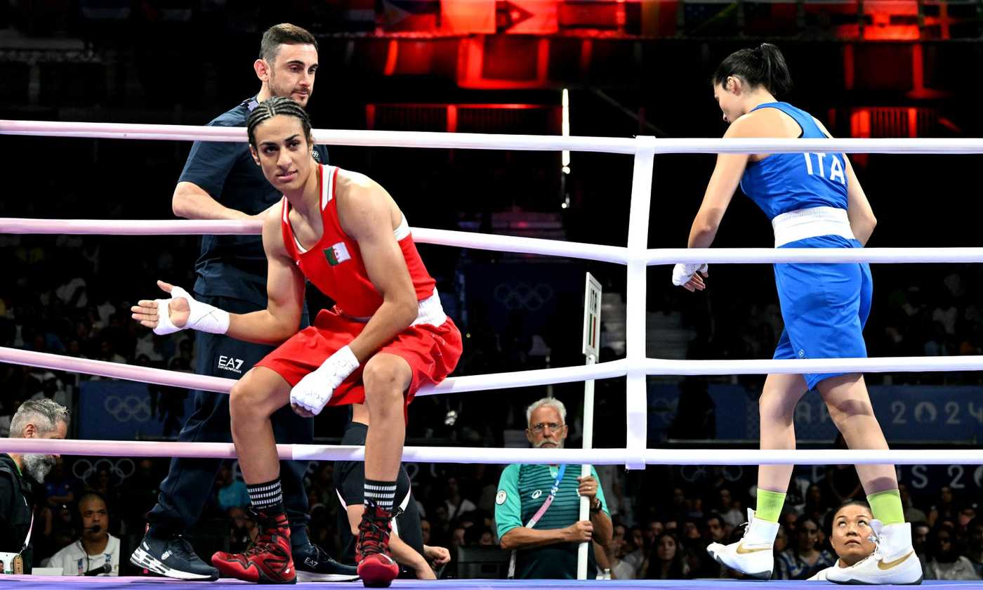 Imane Khelif-Angela Carini, l’italiana si ritira dopo 46 secondi: “Mi ha fatto malissimo”. Meloni tuona: “Match non ad armi pari”|Primapagina