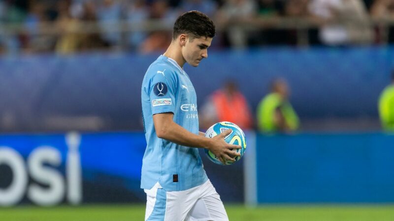 Julian Alvarez lascia il Manchester City per l’Atletico Madrid in un accordo da 81,5 milioni di sterline
