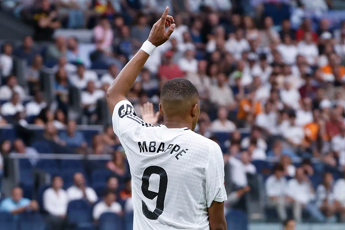 Real Madrid: Mbappé cerca il numero 9 che gli vada bene