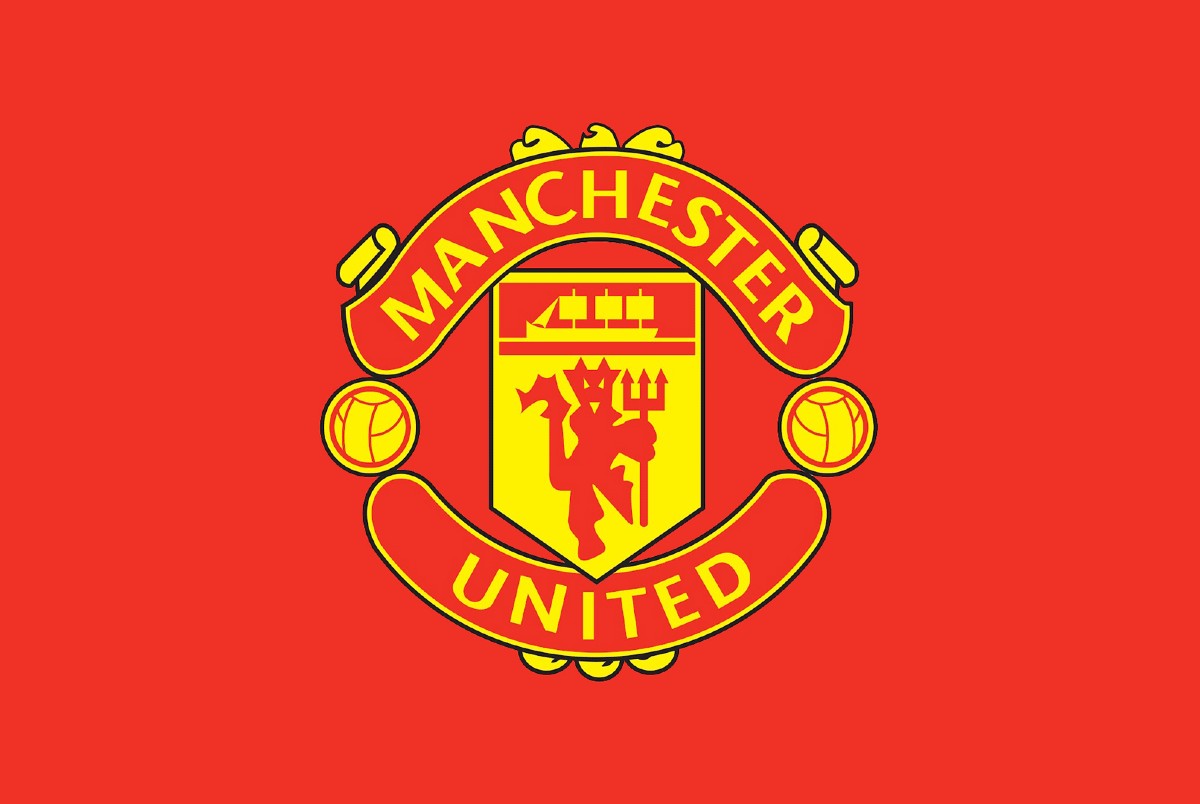 Rio Ferdinand pensa che Leny Yoro sia il miglior difensore centrale del mondo per la sua età