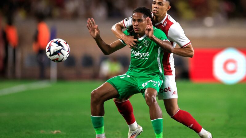 Chelsea, Man Utd, Spurs interessati