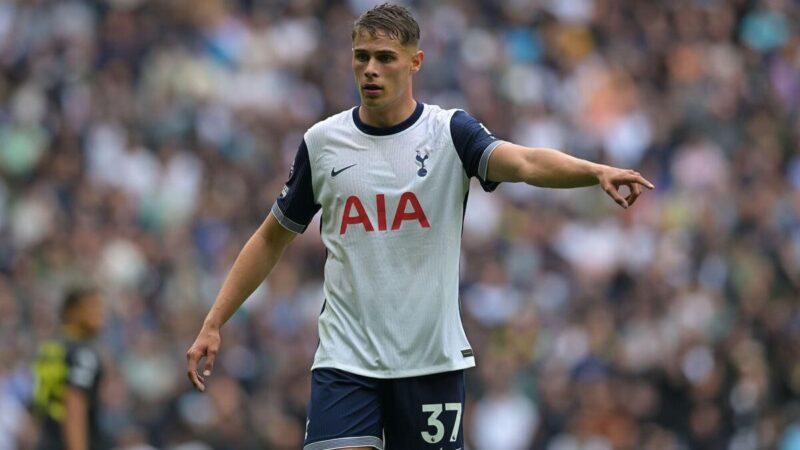 Formazioni confermate con Van de Ven assente per gli Spurs