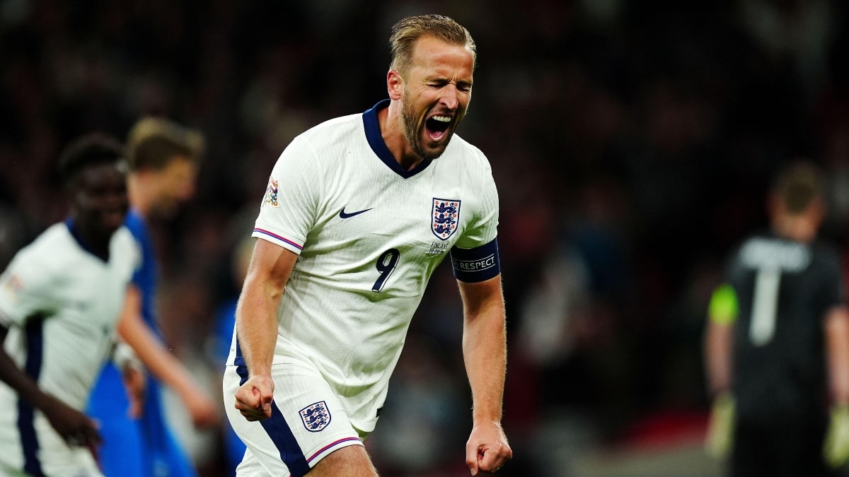 Il capitano Kane festeggia la sua 100esima presenza con una doppietta