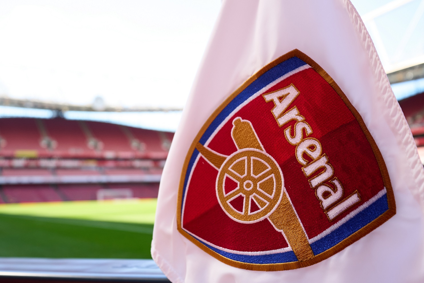 L’Arsenal sostituisce l’occhio del centrocampista 31enne