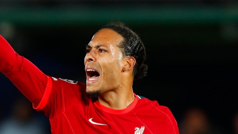 Il capitano del Liverpool Virgil Van Dijk che valuta l’offerta dall’Arabia Saudita