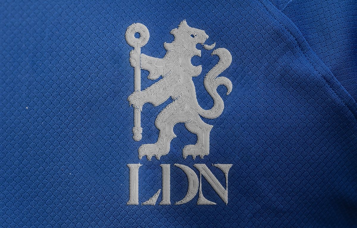 Il Chelsea svela il nuovo logo che sicuramente irriterà (o divertirà) i rivali londinesi