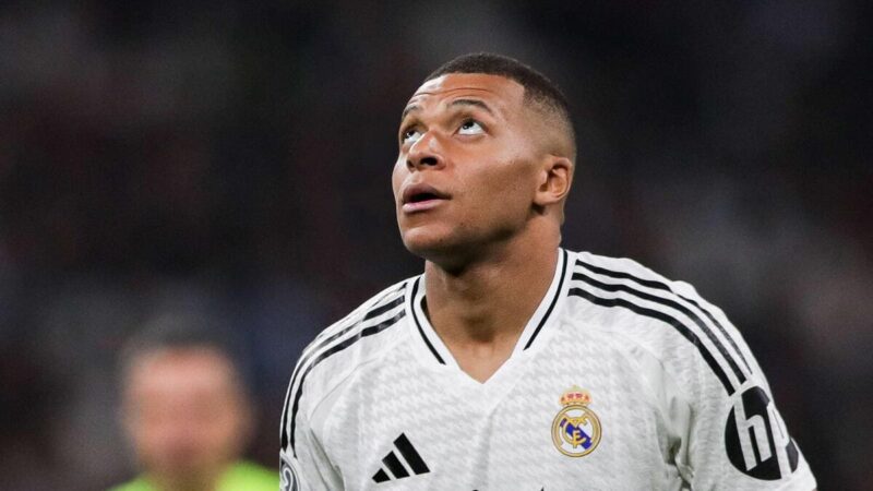 L’attaccante del Real Madrid escluso dalla Francia