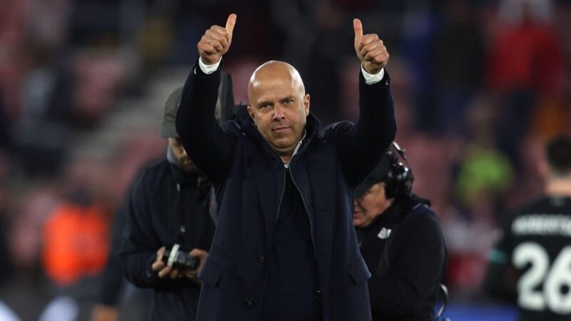 Slot non si lascia prendere la mano dopo che il Liverpool è in vantaggio di otto